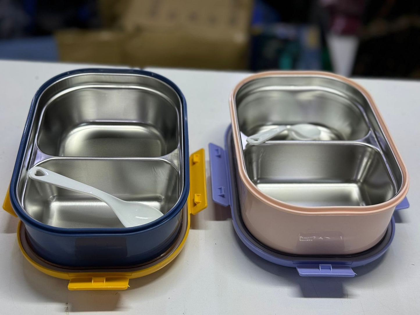 Bento lunch box with 2 compartment