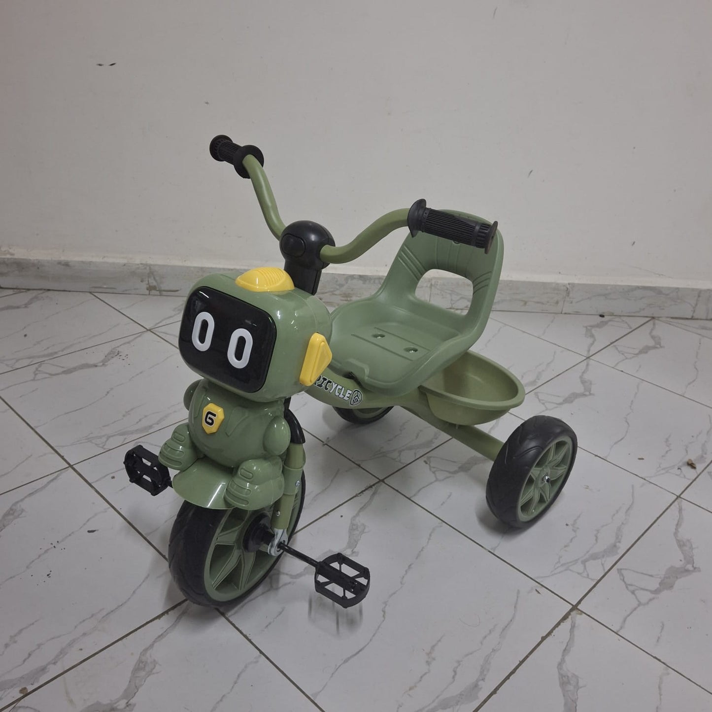 Tricycles with melodies and lights