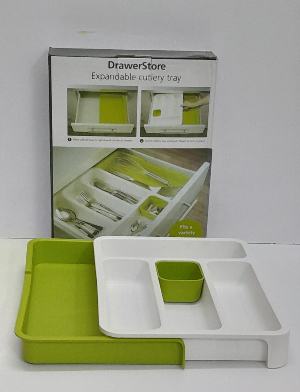 Expandable cutlery tray