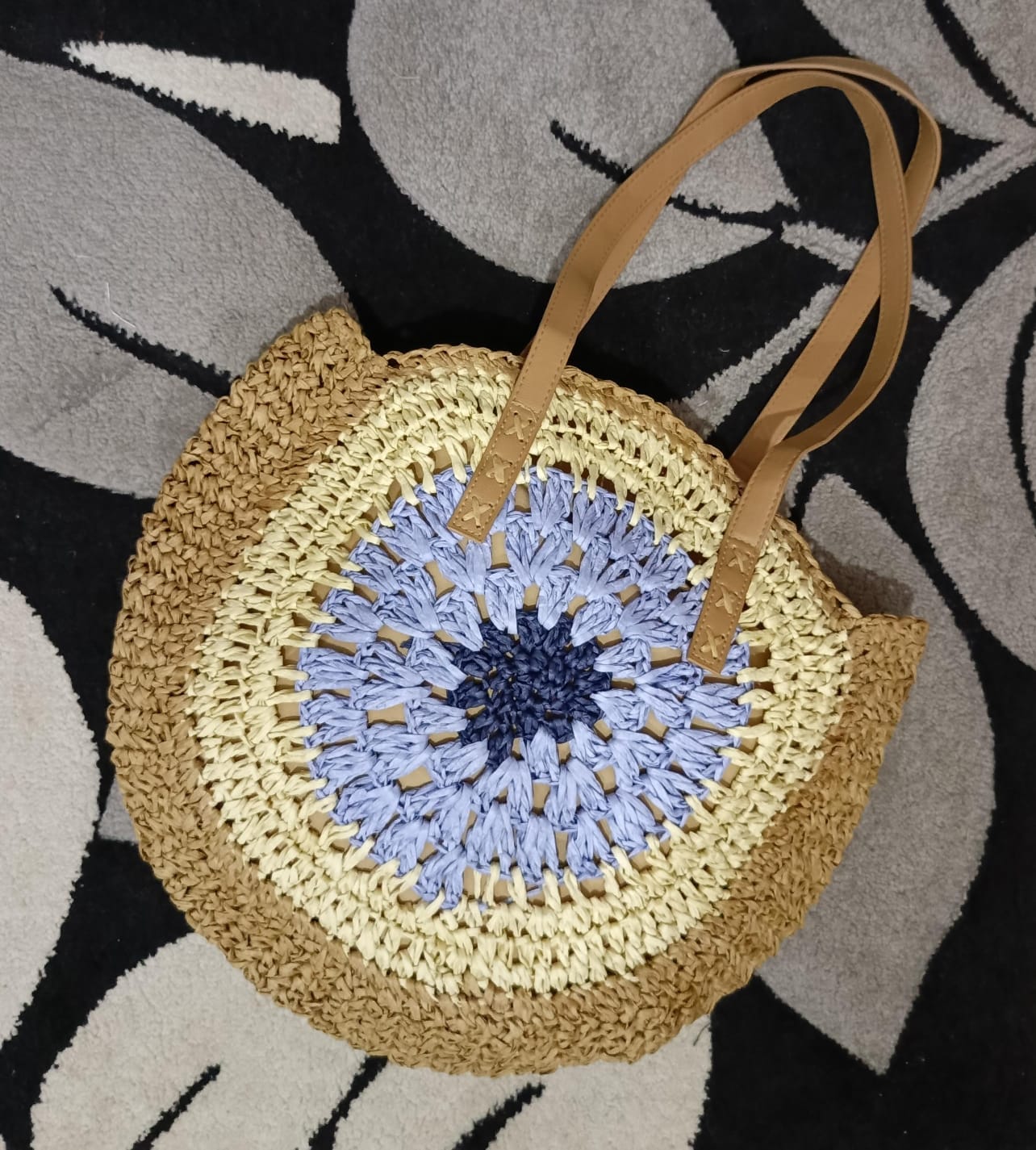 Round straw woven beach bag