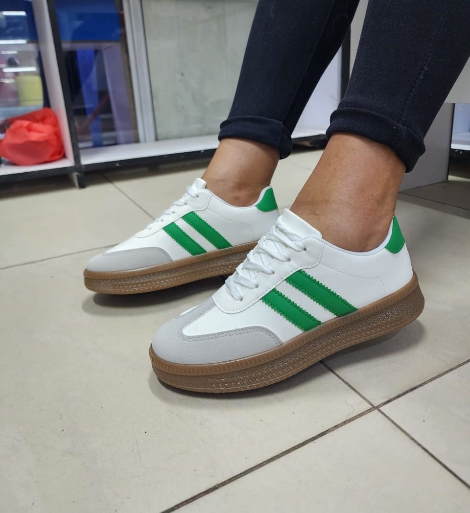 Ladies sneakers
