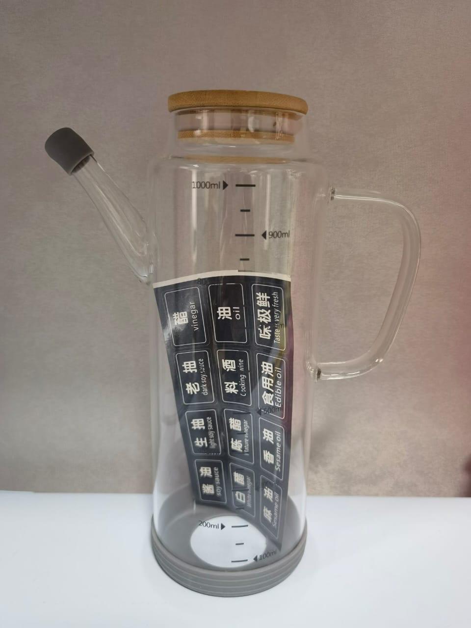 Glass oil/vinegar dispenser/jar with bamboo lid and non-slip rubber base