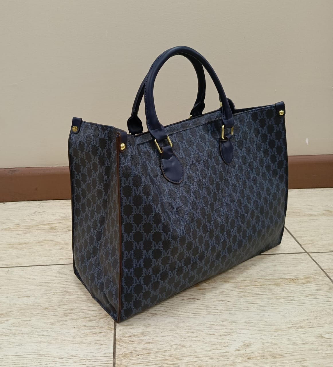 Geometric pattern top handle bag