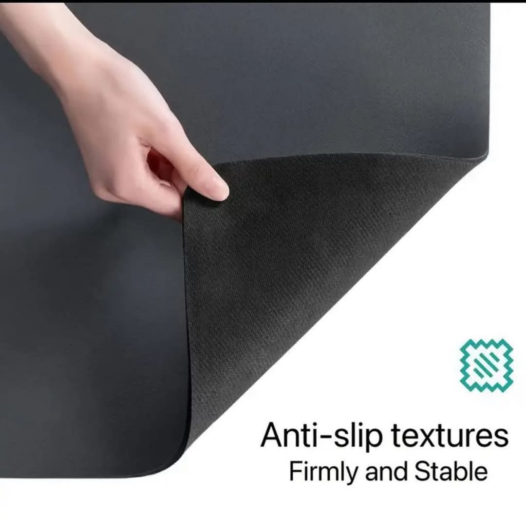 Super absorbent nonslip drain dish drying mat