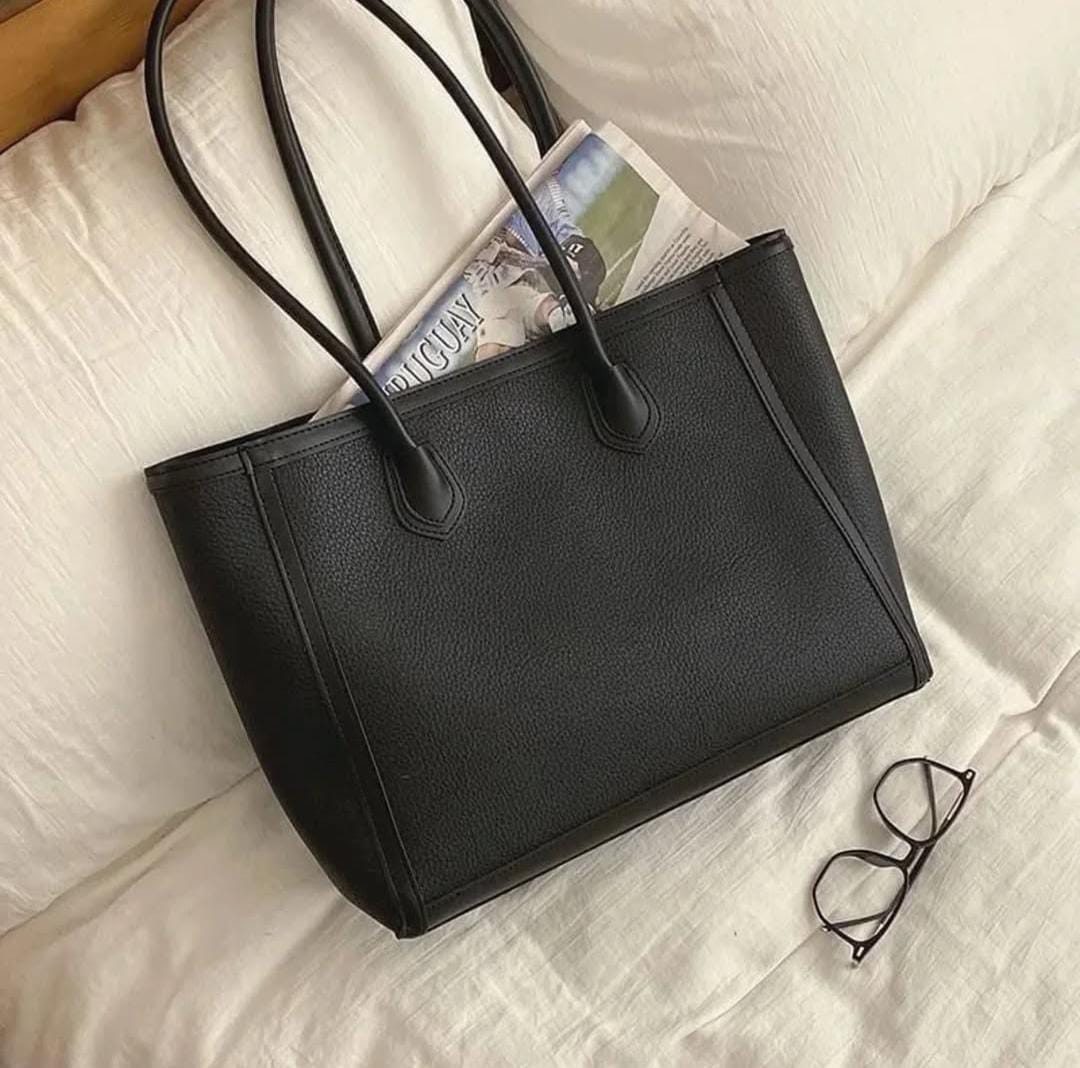Minimalist elegant tote bag