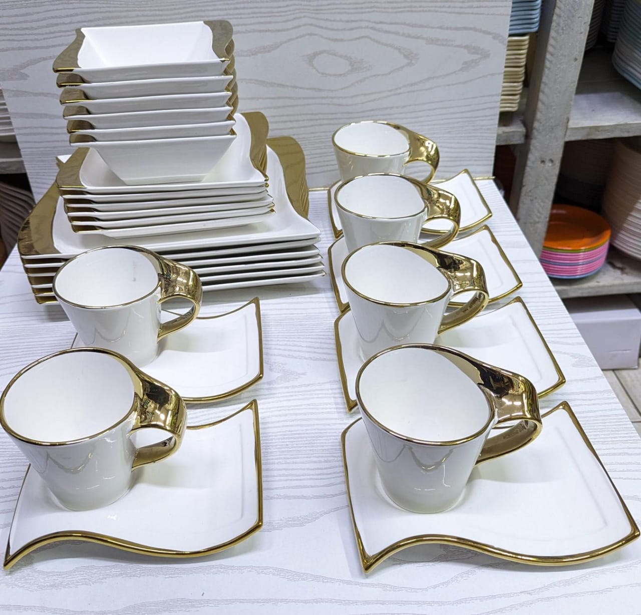 30pcs Gold Unique Dinner Set