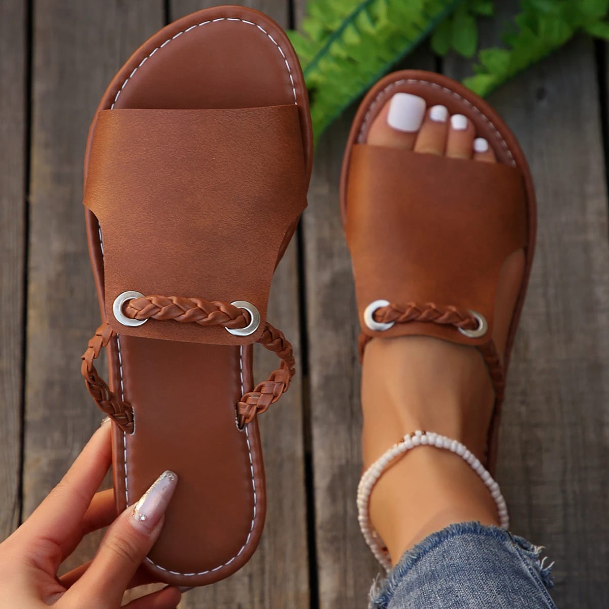 Ladies leather sandals