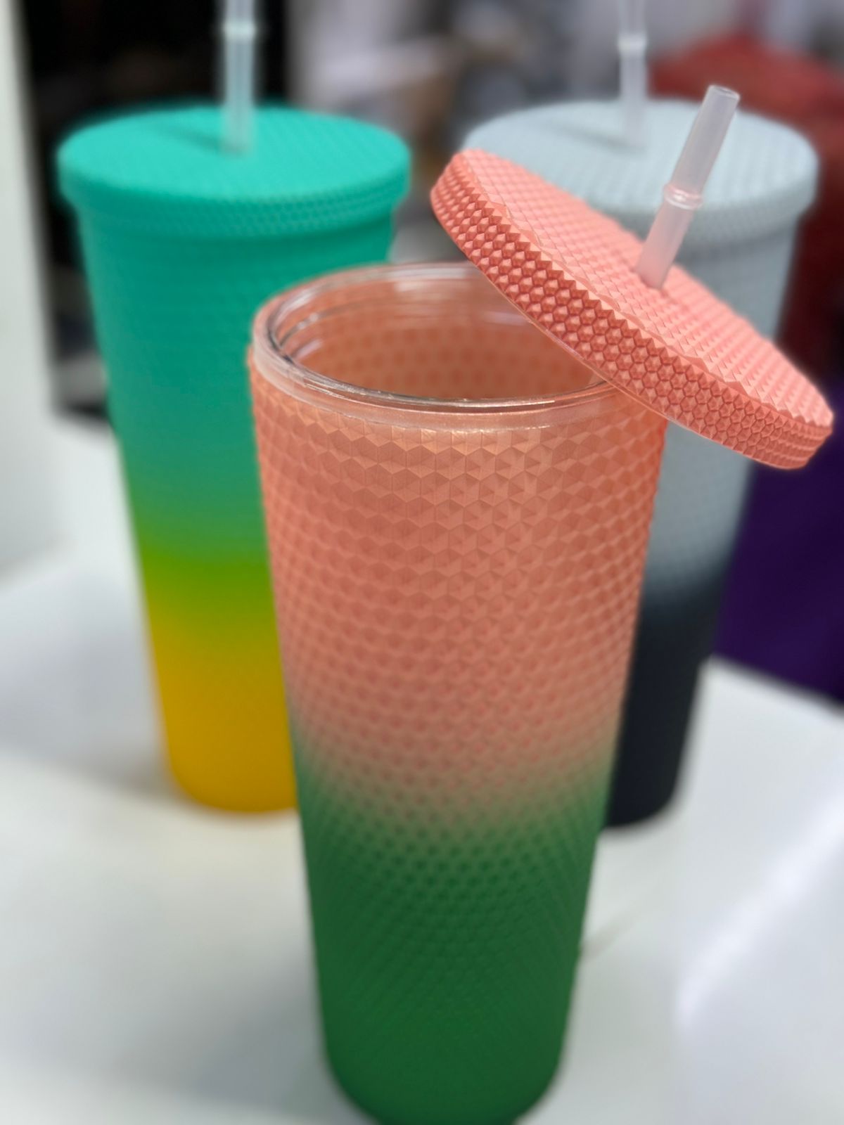 800ml Studded Tumbler with Lid and Straw