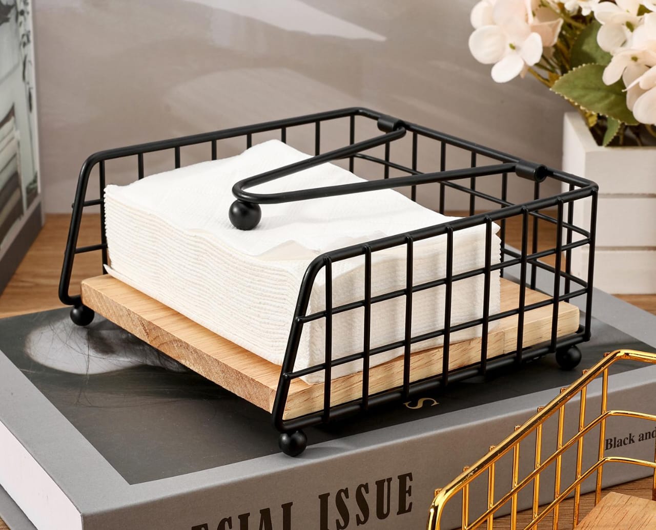 Metallic serviette holder with bamboo base
