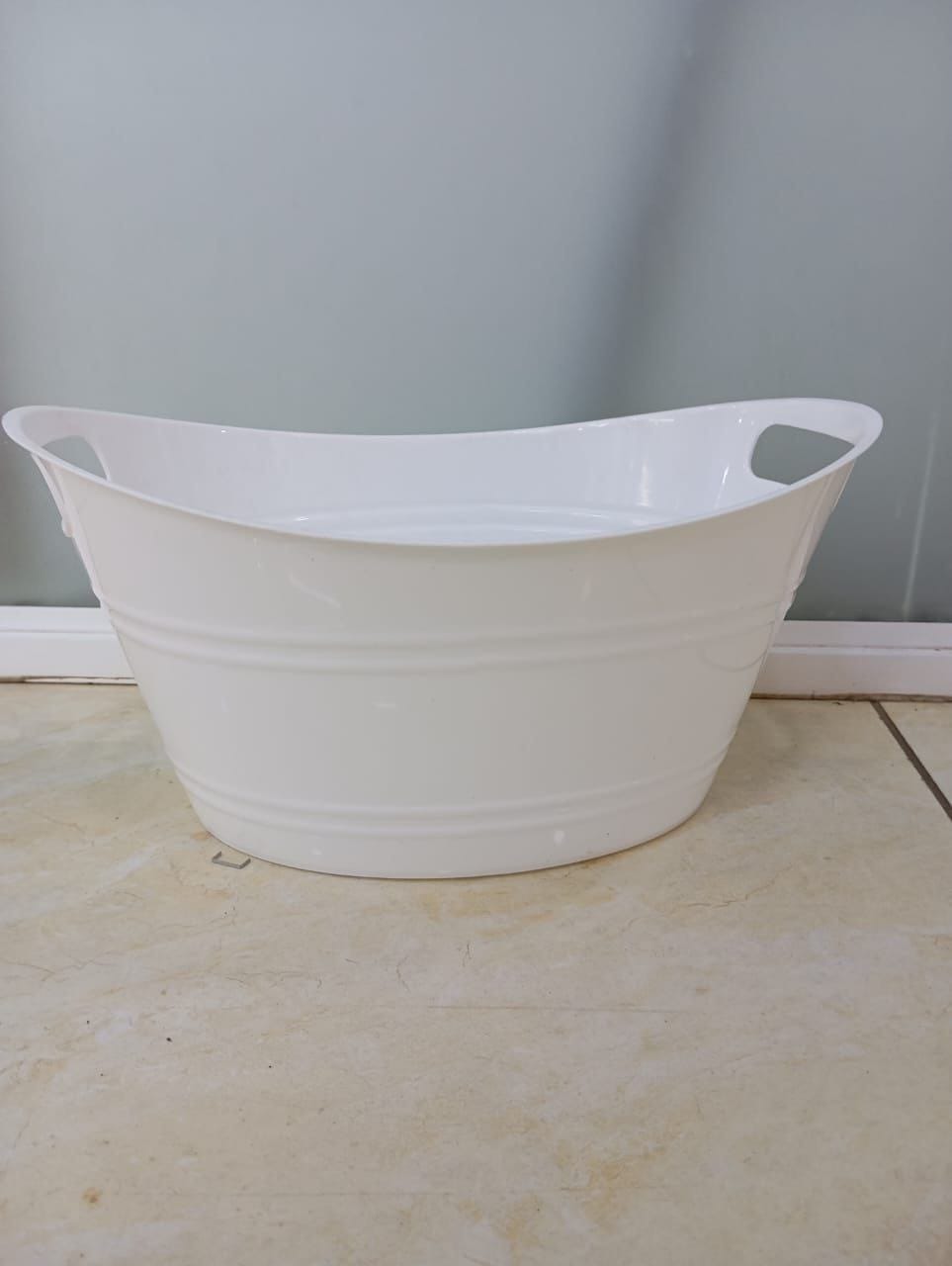 Large capacity white ice bucket