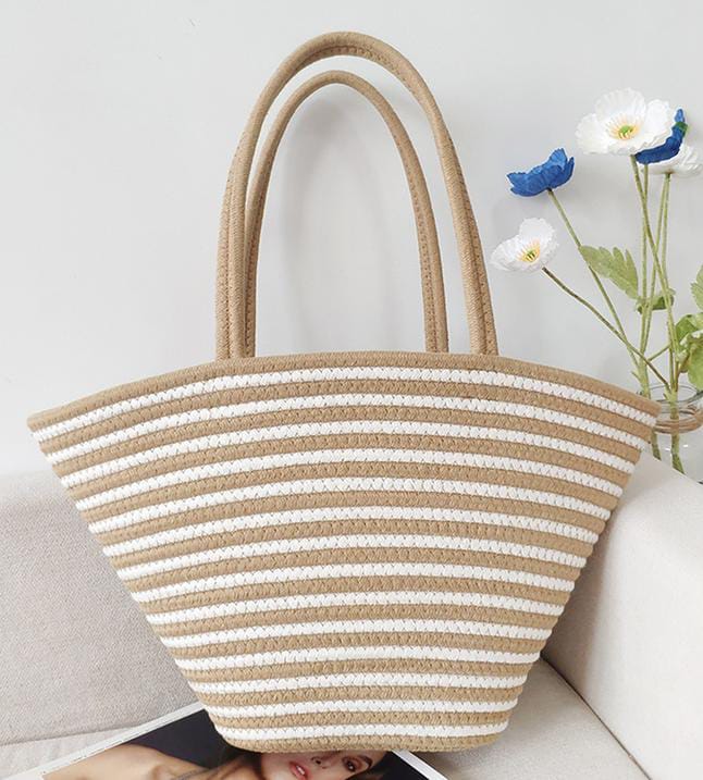 Large capacity straw woven bag