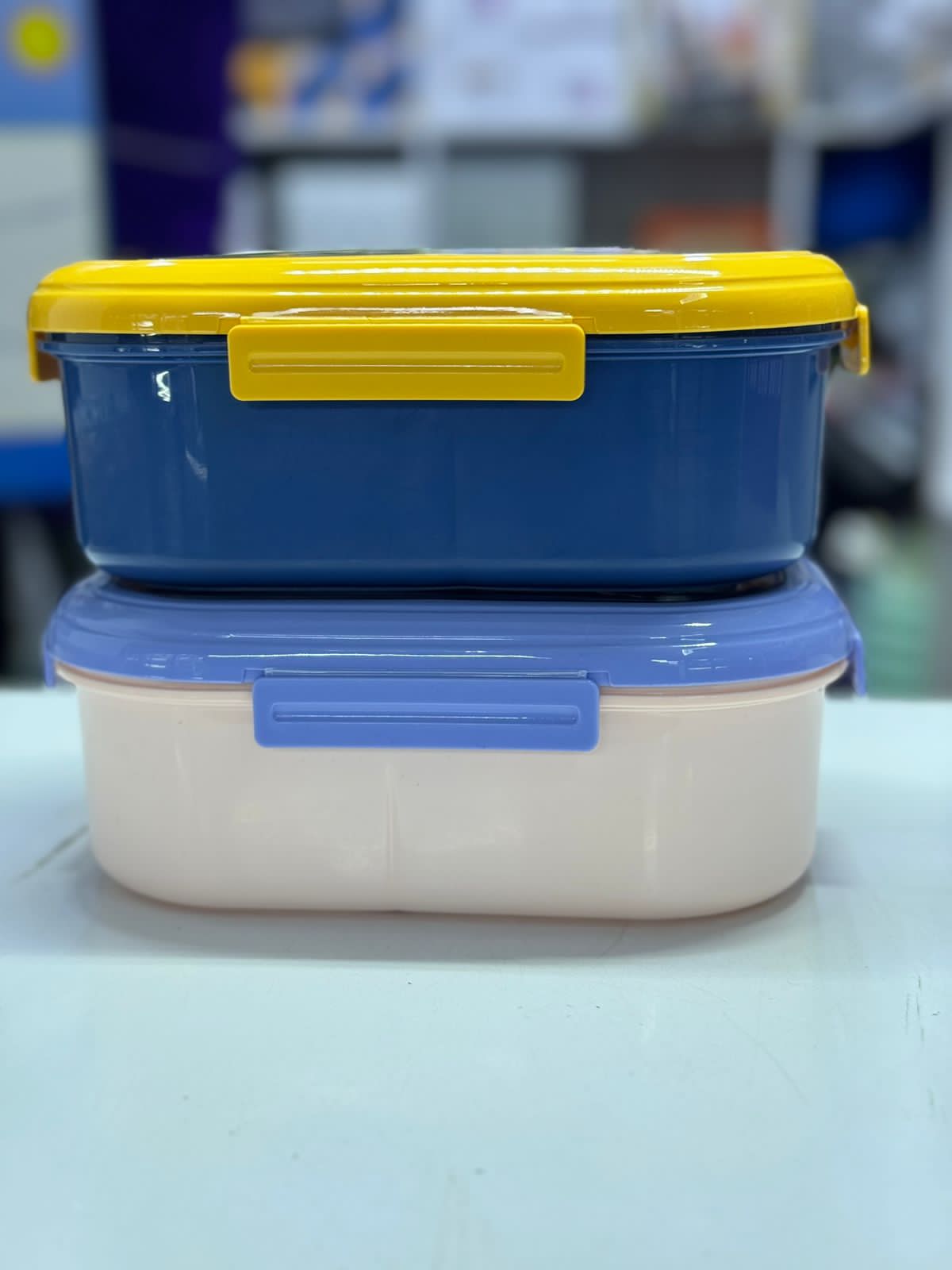 Bento lunch box with 2 compartment