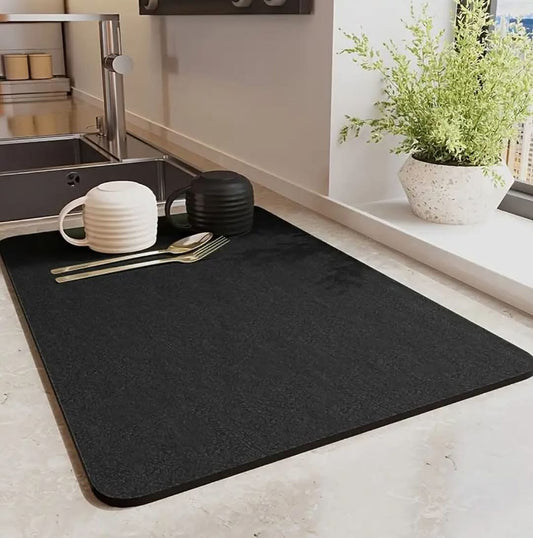 Super absorbent nonslip drain dish drying mat
