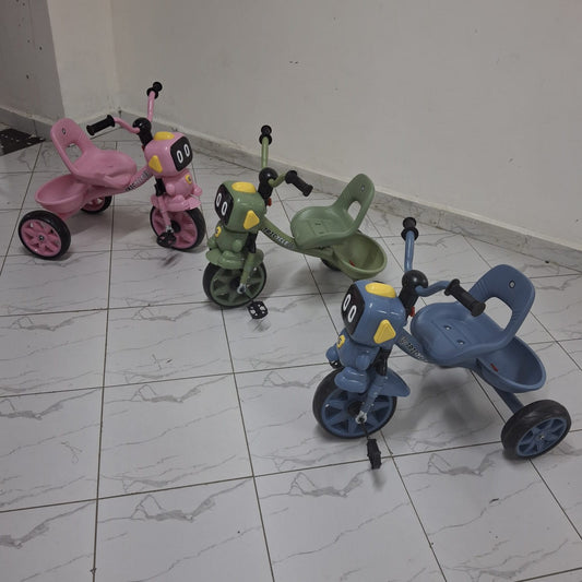 Tricycles with melodies and lights